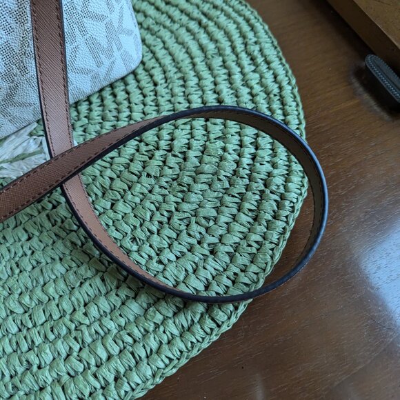 Michael Kors Lynn Vanilla Lugg MK Printed Large EW Satchel Bag - NWT $398 - Picture 11 of 11